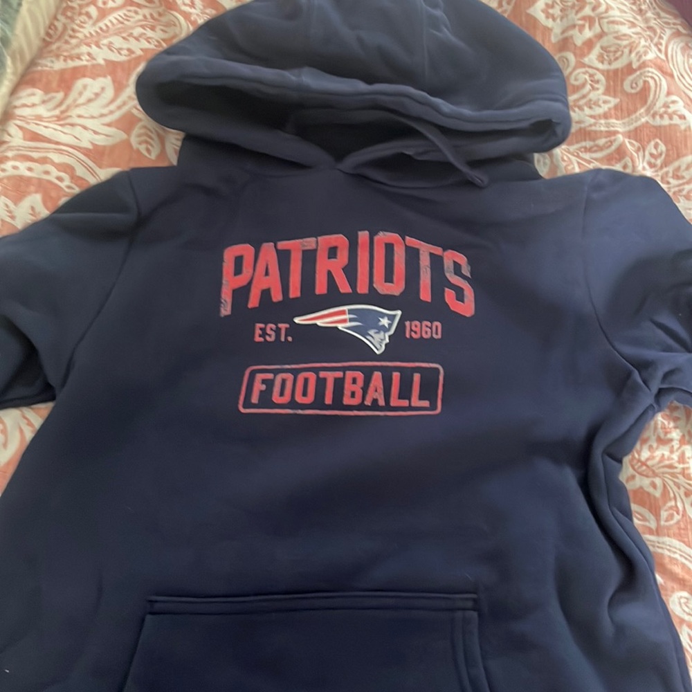 Patriots sweatshirt size small NWOT